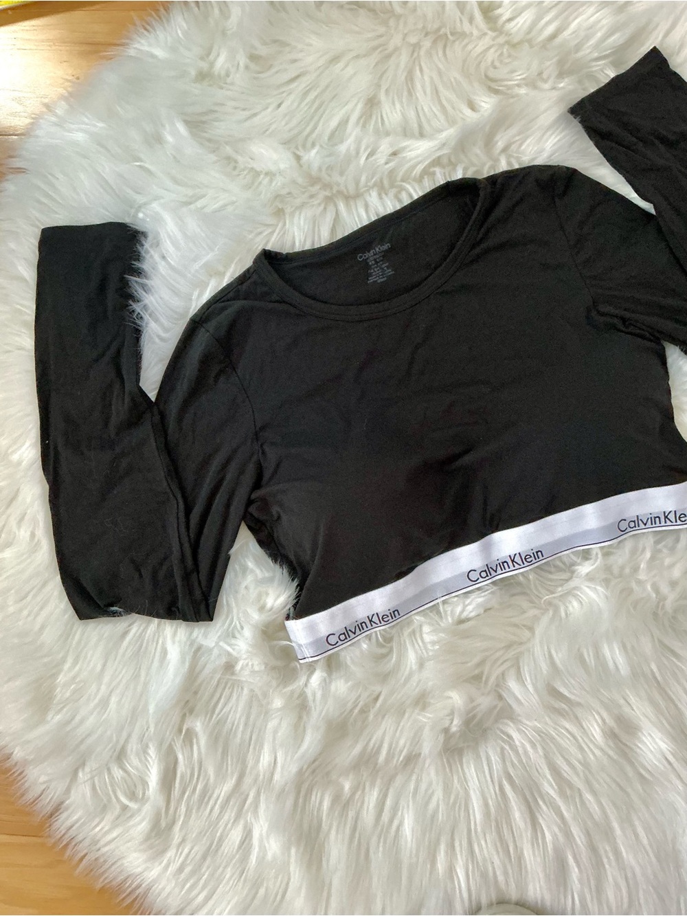 Calvin Klein Long Sleeve Crew Neck Branded Hem Cropped Shirt Size XL